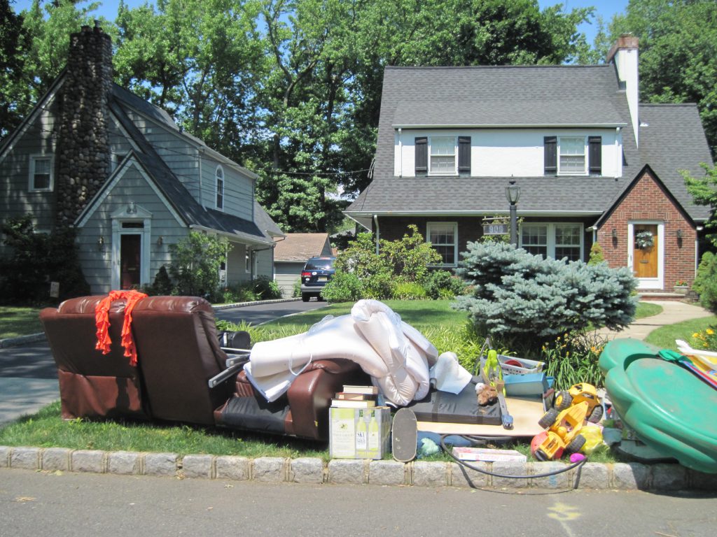 Public Notice No Bulk, Yard Waste or Cardboard Pickup Monday September