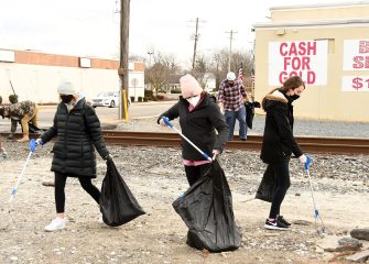 SU’s Alpha Phi Omega helps ‘Clean Up Salisbury’