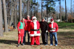 santa-clause-with-golfers