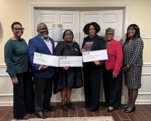 The Black Excellence Community Fund awarded three inaugural grants. Left to right: Sonya Whited, BECF Founding Member; Mandel Copeland of #50KSouls; Vastina Omosebi of Sisters Empowering Sisters; Shanda Ward of The Eastern Shore of Maryland Sickle Cell Disease Association; Sharon Morris, BECF Founding Member; Lori Carter, BECF Founding Member.