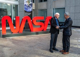 Worm Designer Receives NASA’s Exceptional Public Achievement Medal
