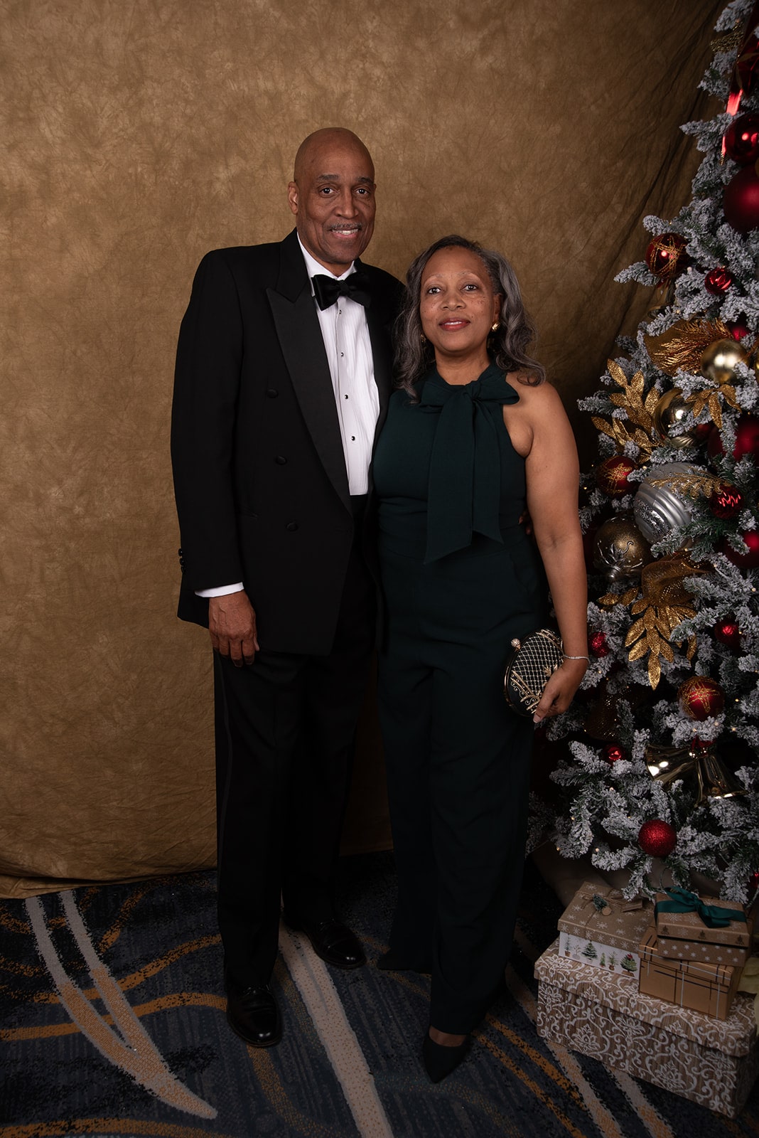 African American man and woman attending the annual ball for UWLES