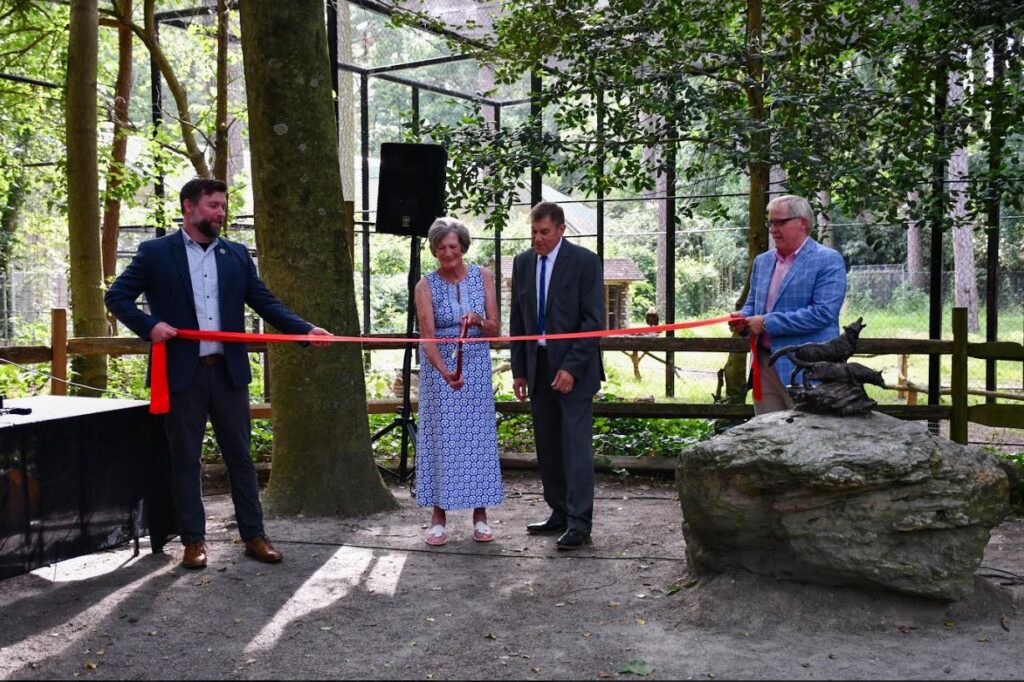 zoo-ribbon-cutting