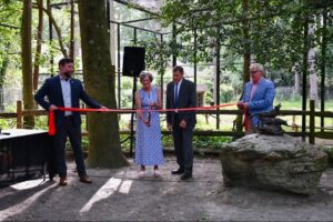 zoo-ribbon-cutting