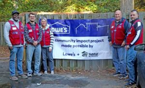 lowes-red-vest lowes-red-vest