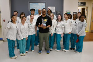 golden-apple-award (1)