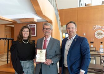 Henry Hanna Awarded the Perdue School Executive Advisory Council Leadership Award