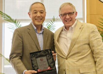 Wu Earns 2026 SU Outstanding Research Mentor Award