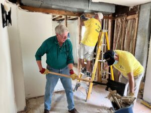 christian-shelter-workers christian-shelter-workers