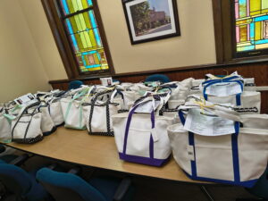 welcome-new-teacher-bags-1 welcome-new-teacher-bags-1