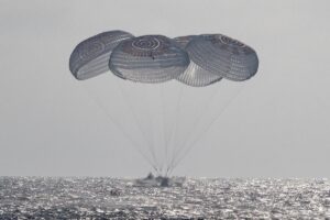 crew12splashdown1